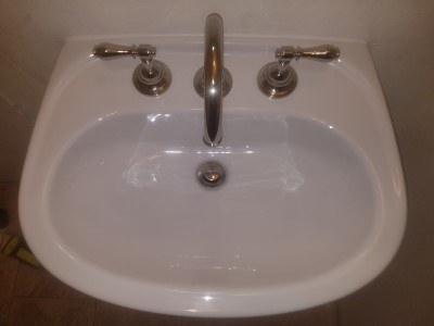 Pedestal sink installation in gilbert